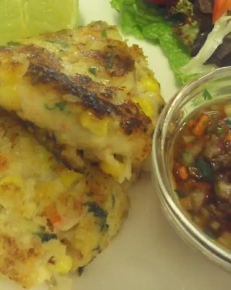 Spicy Crab and Prawn Fishcakes with Sweetcorn, Coriander and a Thai style Dipping Sauce    