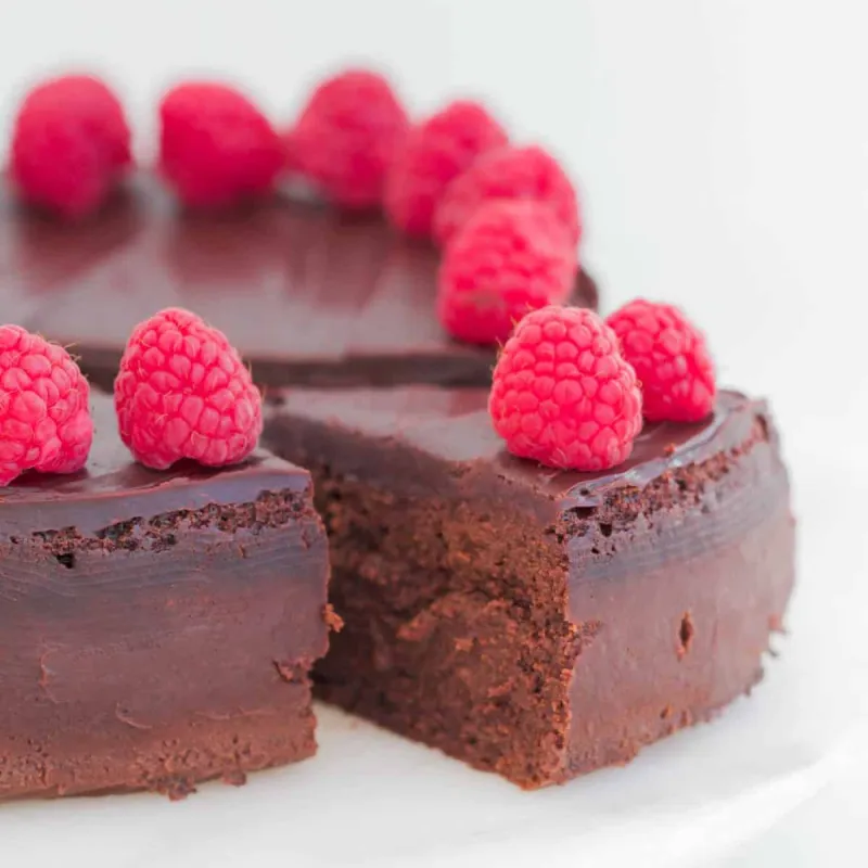 3 Ingredient Flourless Chocolate Cake | Gluten-Free