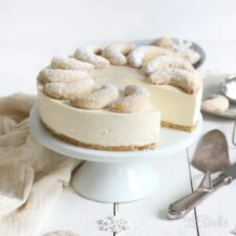 No-Bake Vanilla Crescent Cheesecake
