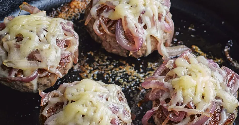 Smashed Hamburgers with Caramelized Onions | Recipes