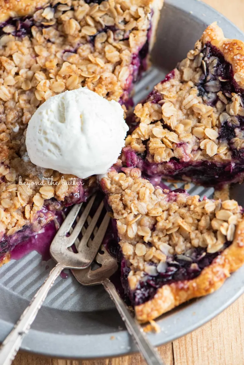 Blueberry Crumble Pie