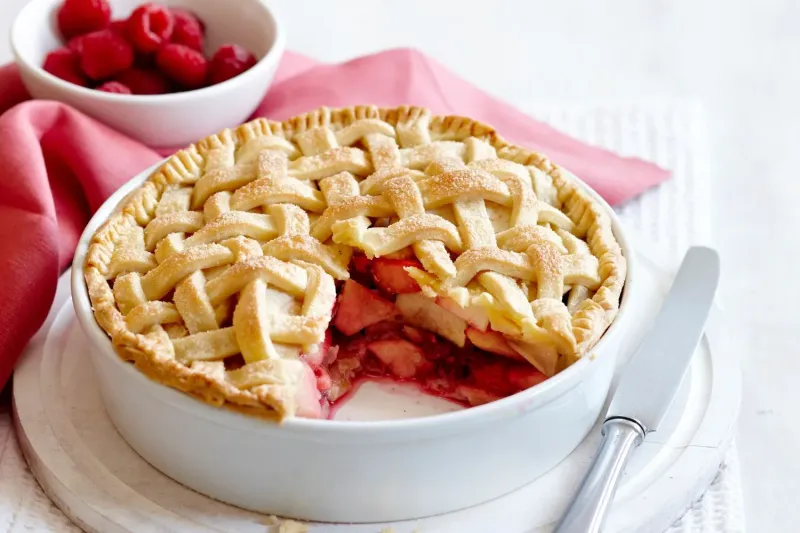 Apple, berry and macadamia pie