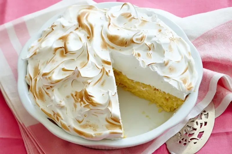 Pineapple meringue and macadamia pie