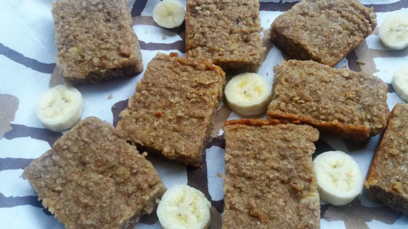 Healthy banana and oats bars.