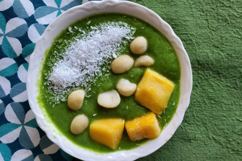 Pineapple Spinach Smoothie Bowl