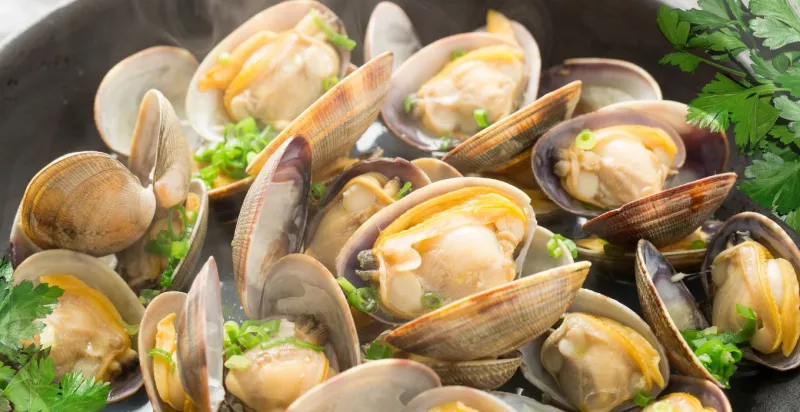 Steamed Littleneck Clams in Garlic & Oil