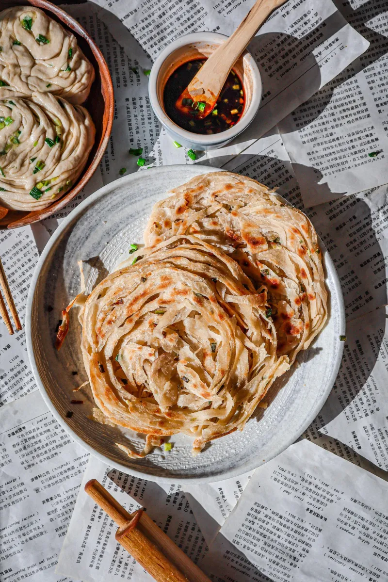 Flaky Scallion Pancakes (蔥抓餅)