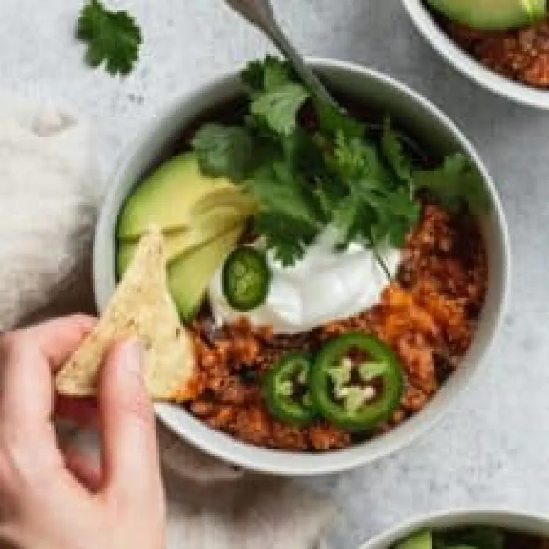 Slow cooker quinoa chili 