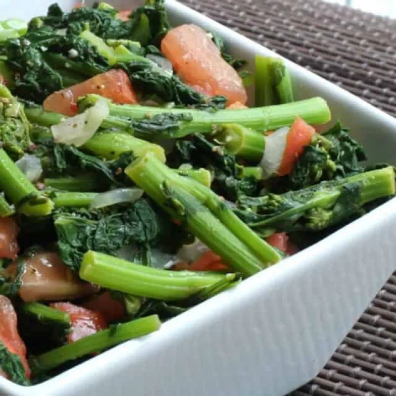 Broccoli Raab With Garlic and Tomatoes