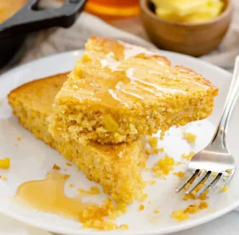Healthy Skillet Cornbread
