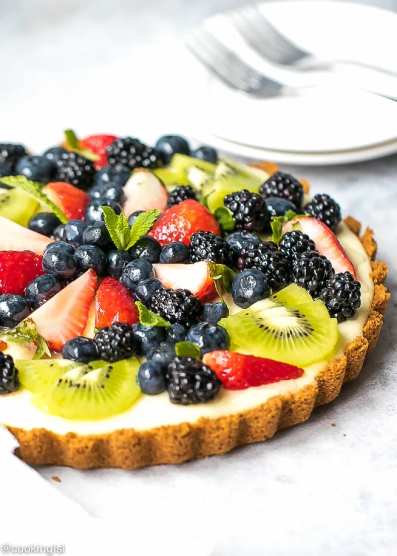 Cream Tart With Graham Cracker Crust