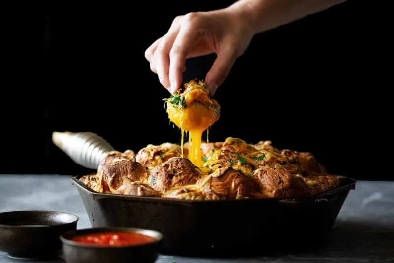 Garlic Cheddar Monkey Bread