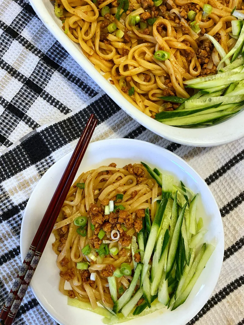 Zha Jiang Mian (Chinese Fried Sauce Noodles)
