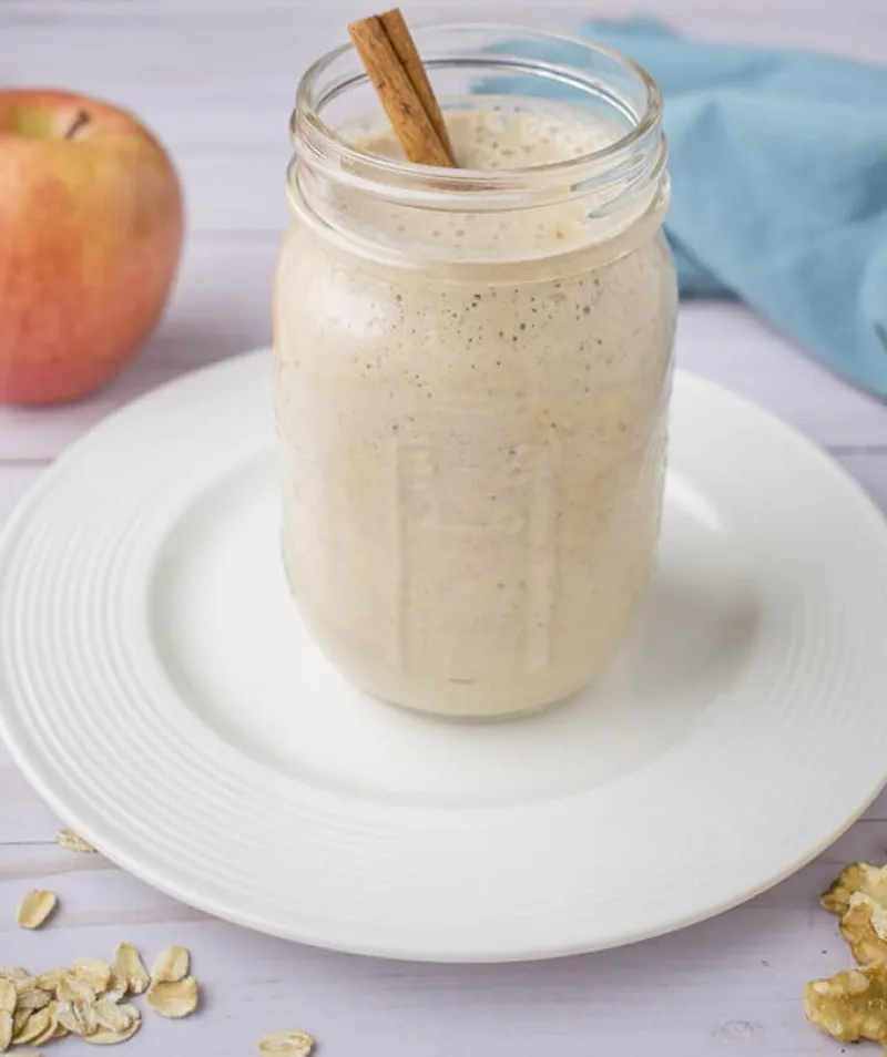 Cinnamon-Apple Smoothie with Oats