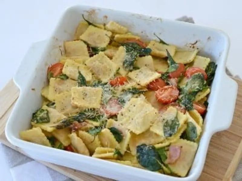 Creamy Spinach and Bacon Pasta Bake