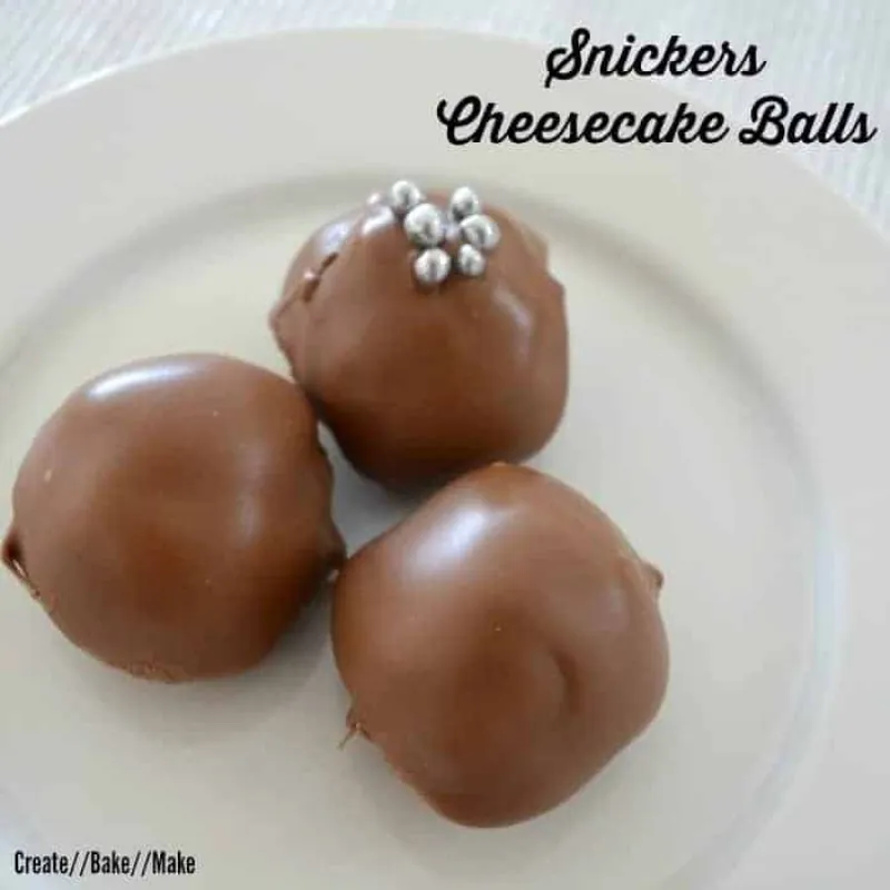 Snickers Cheesecake Balls