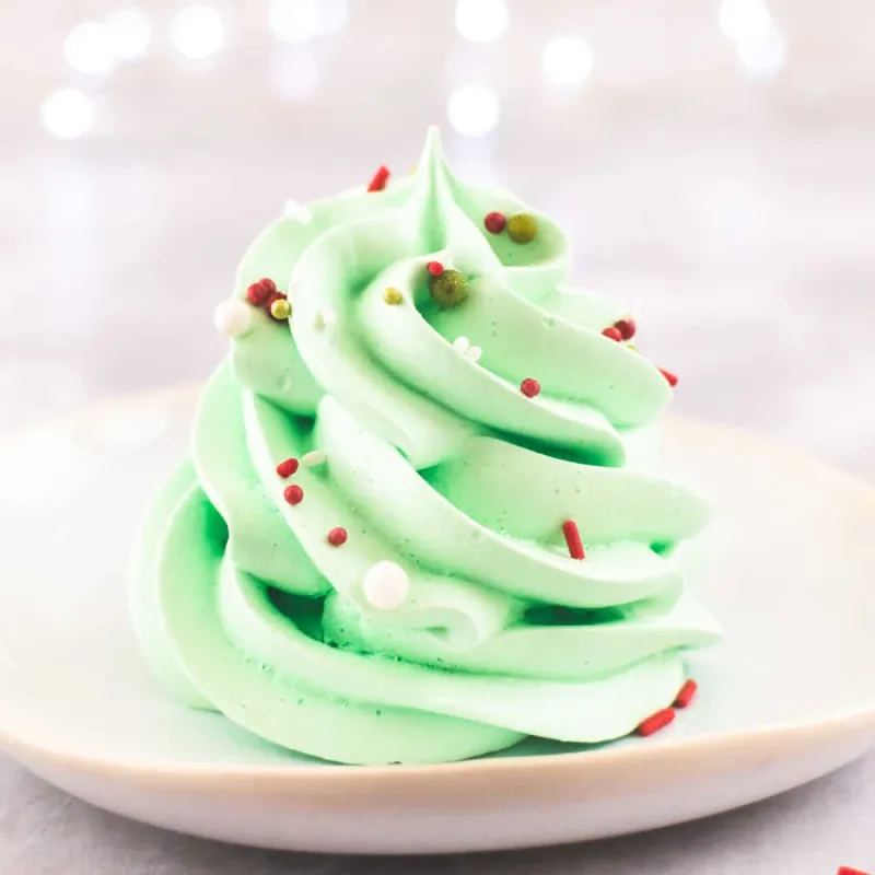 Christmas Tree Meringues