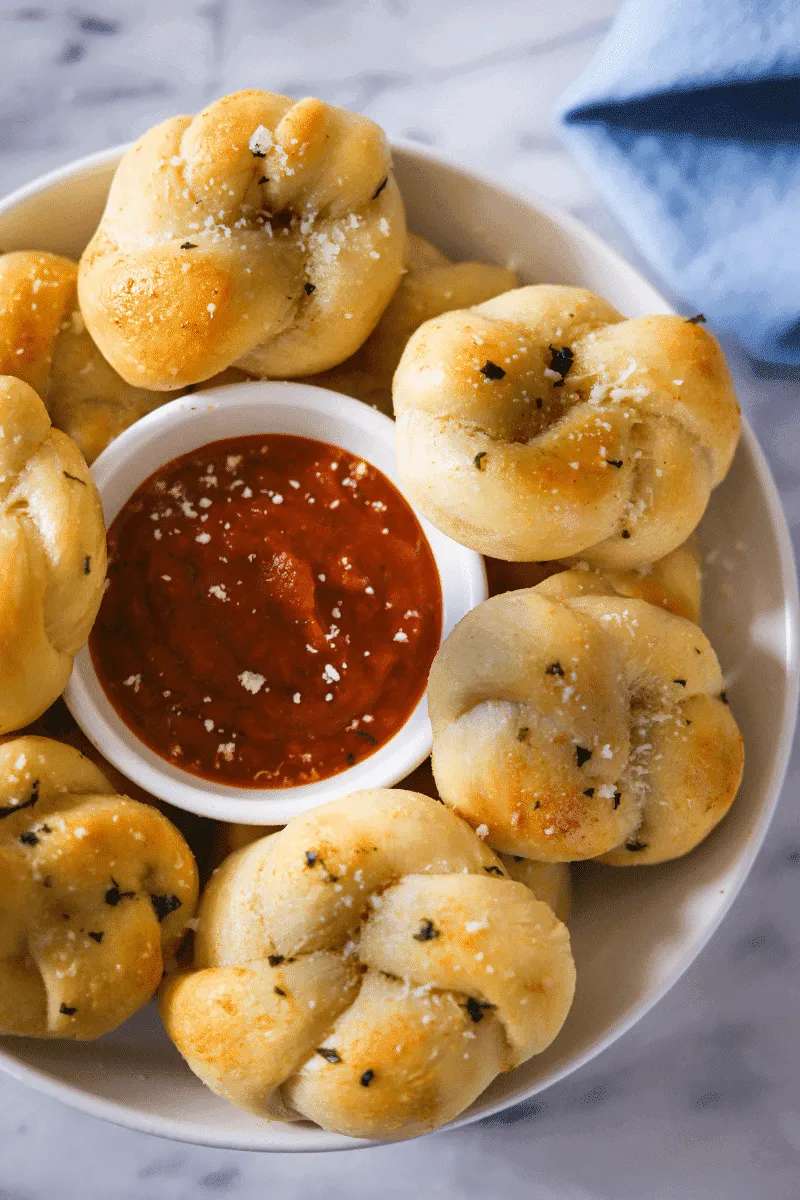Easy Garlic Knots Recipe