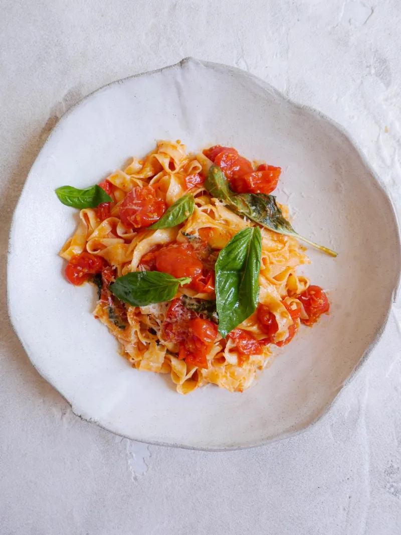 Fresh Cherry Tomato & Basil Tagliatelle
