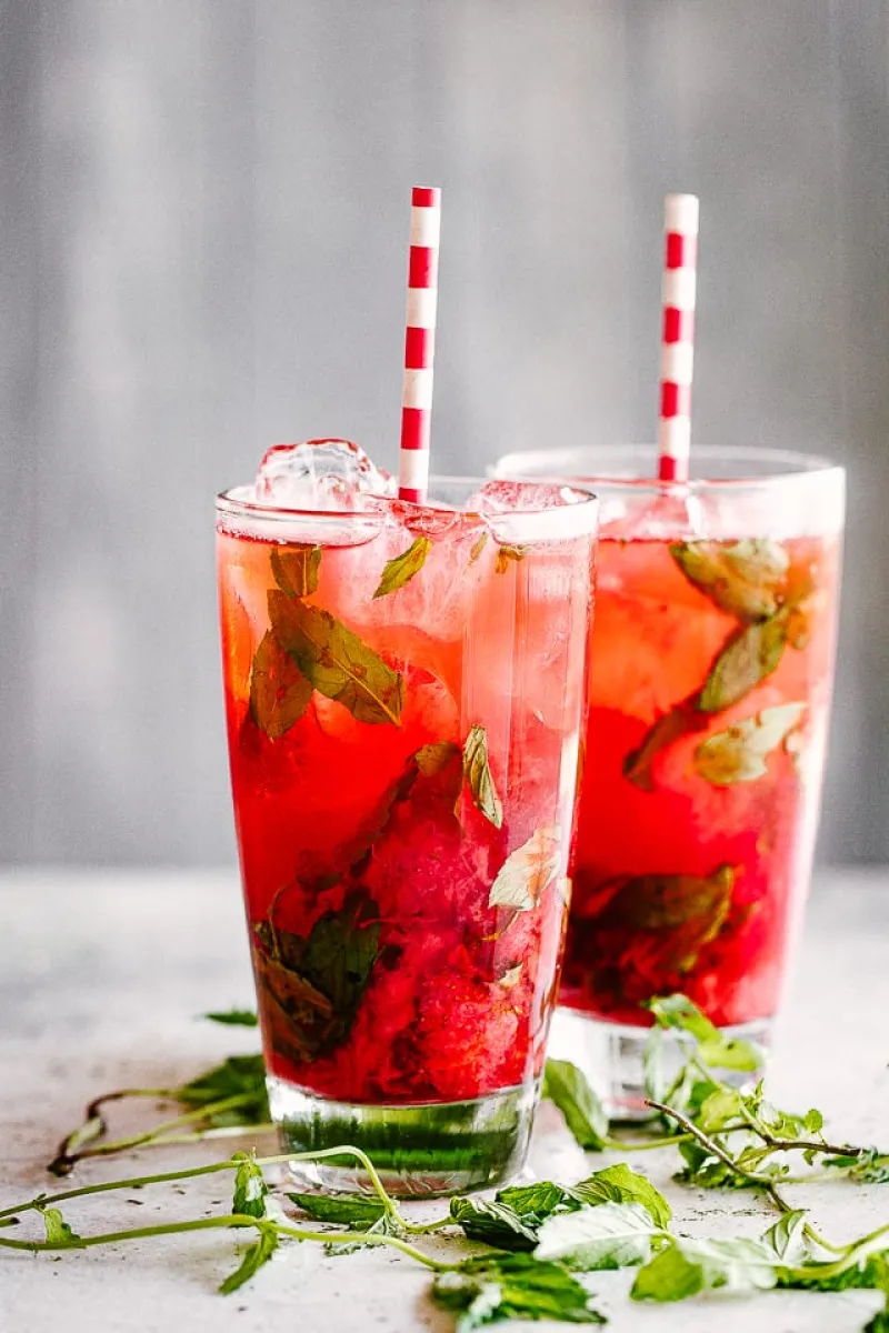 Strawberry Pom Mojito