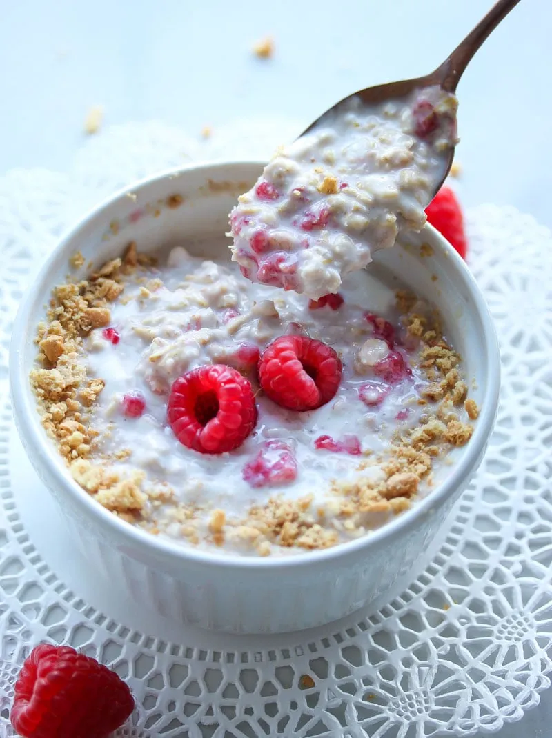 Raspberry Cheesecake Overnight Oats
