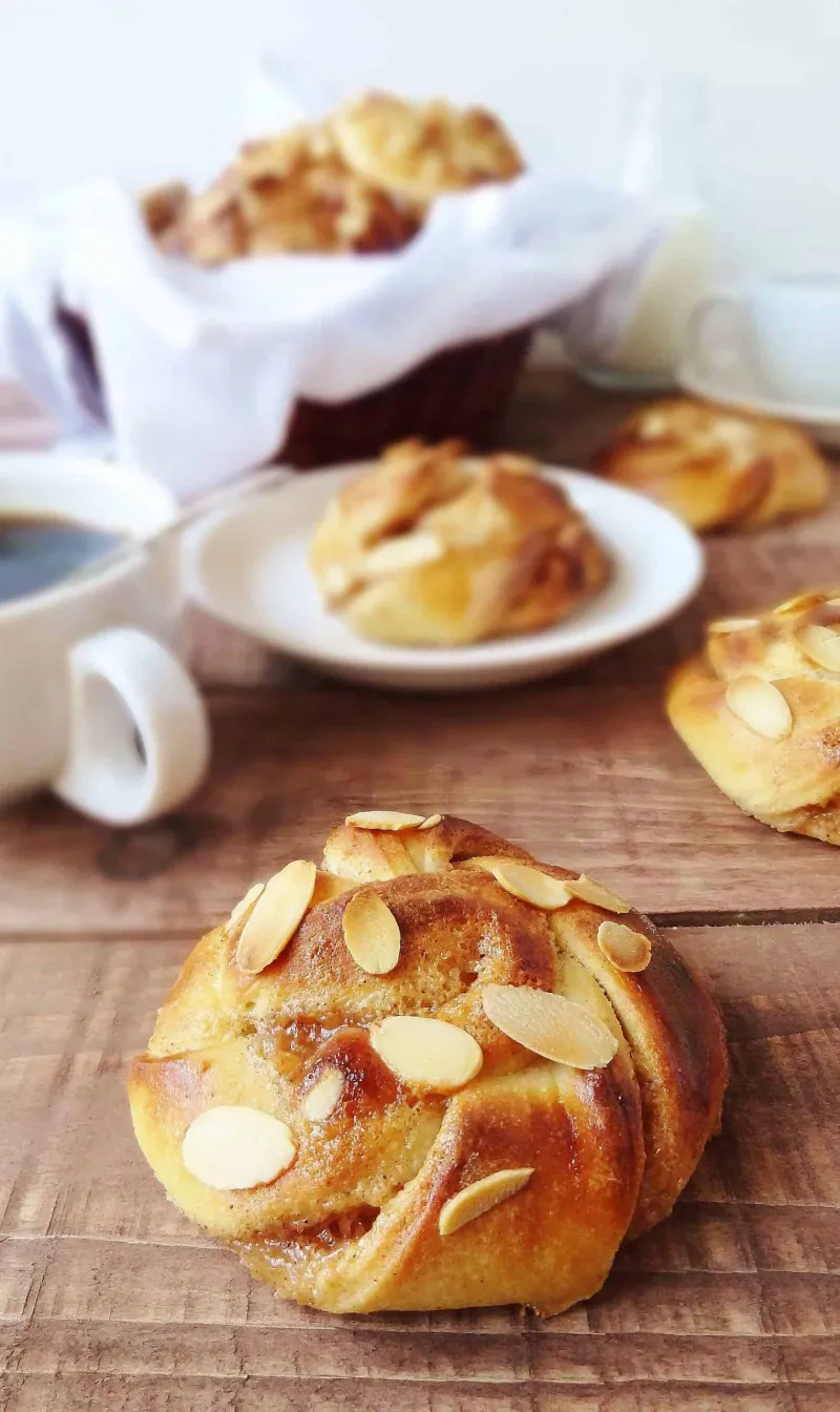 Cardamom Almond Cinnamon Buns