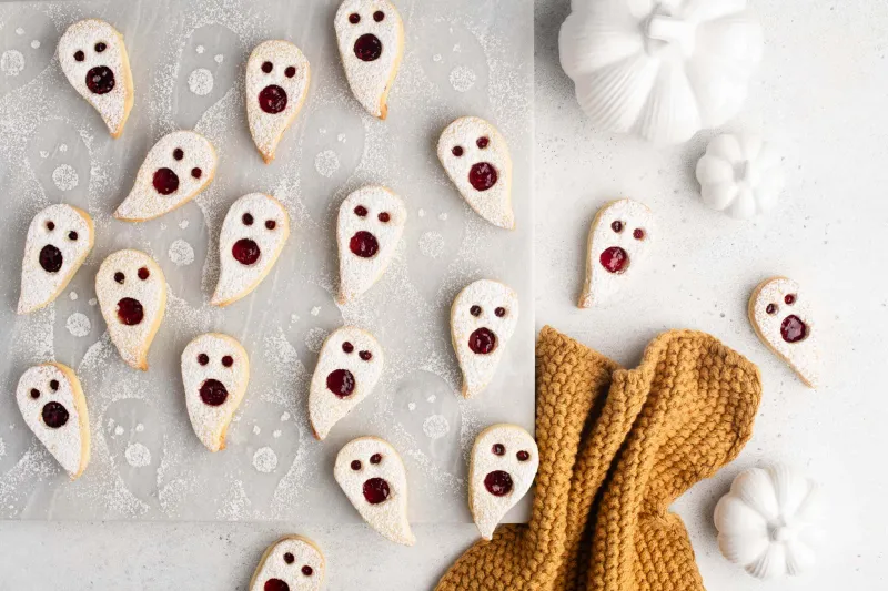 Halloween Ghost Linzer Cookies