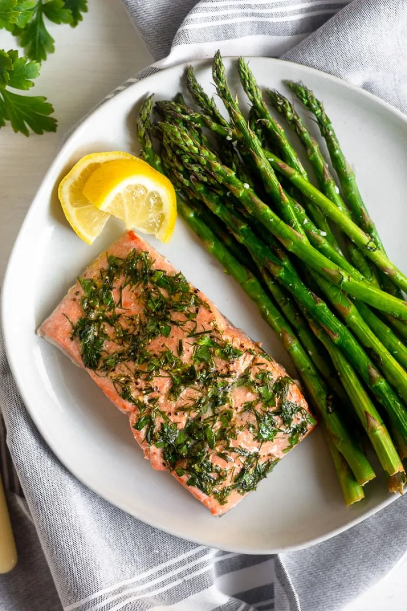 Air fryer Salmon & Asparagus