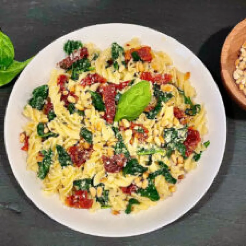 Spinach and Sun-Dried Tomato Pasta 
