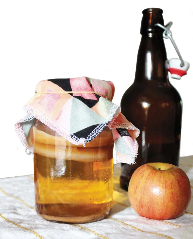 SPICED APPLE KOMBUCHA