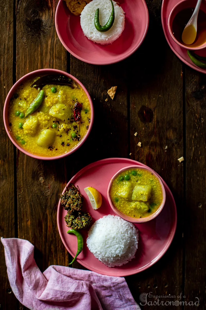 Lau diye Kacha Moong Dal (Moong Dal with Bottle Gourd)