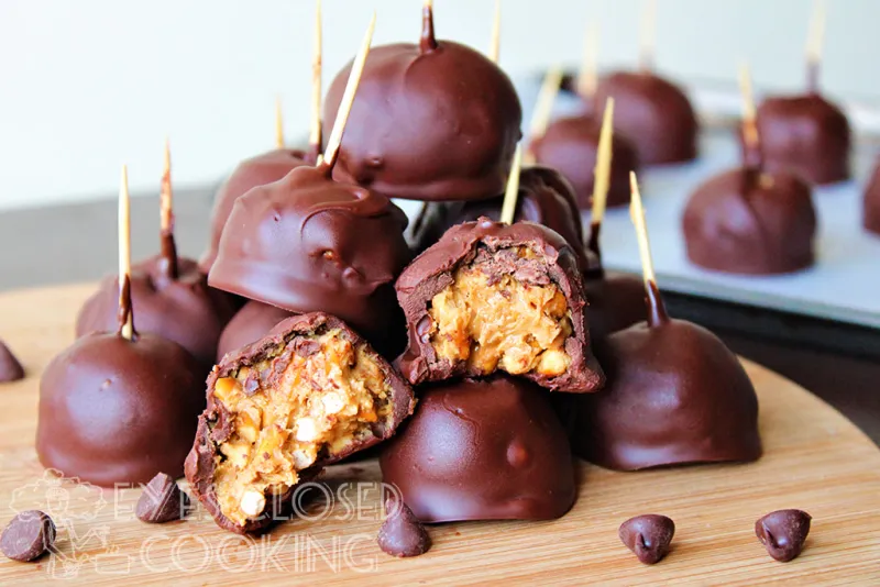 Chocolate Covered Peanut Butter Pretzel Treats