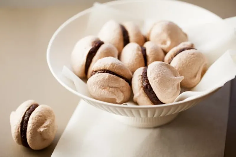 Italian Hazelnut-Chocolate Meringue Cookies