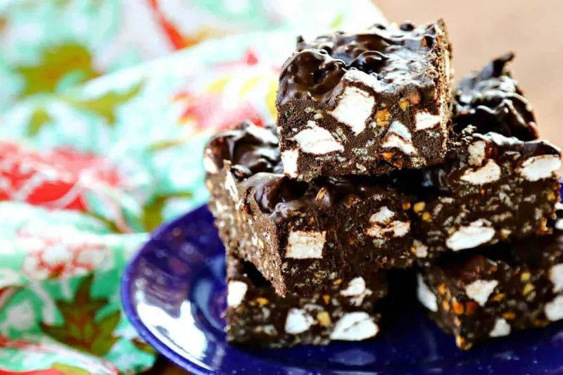 No-Bake Avalanche Candy Bars