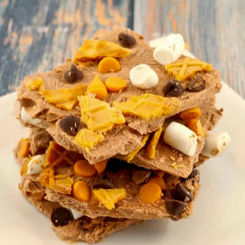 📋 Rocky Road Frozen Greek Yogurt Bark Recipe