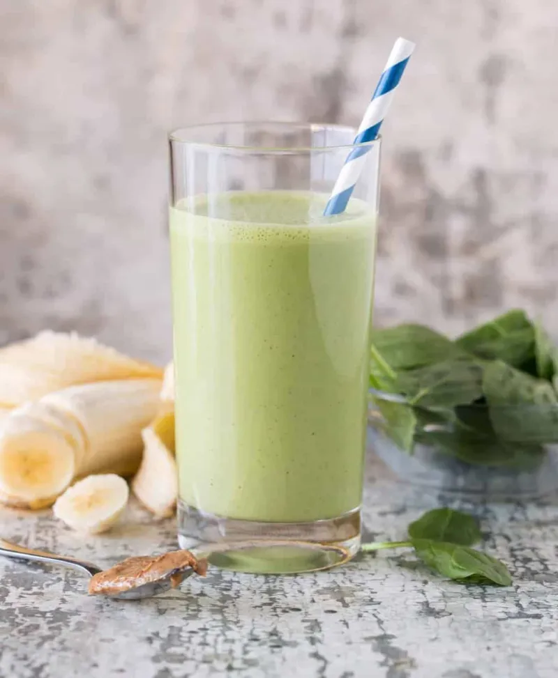 Easy Banana Spinach Smoothie