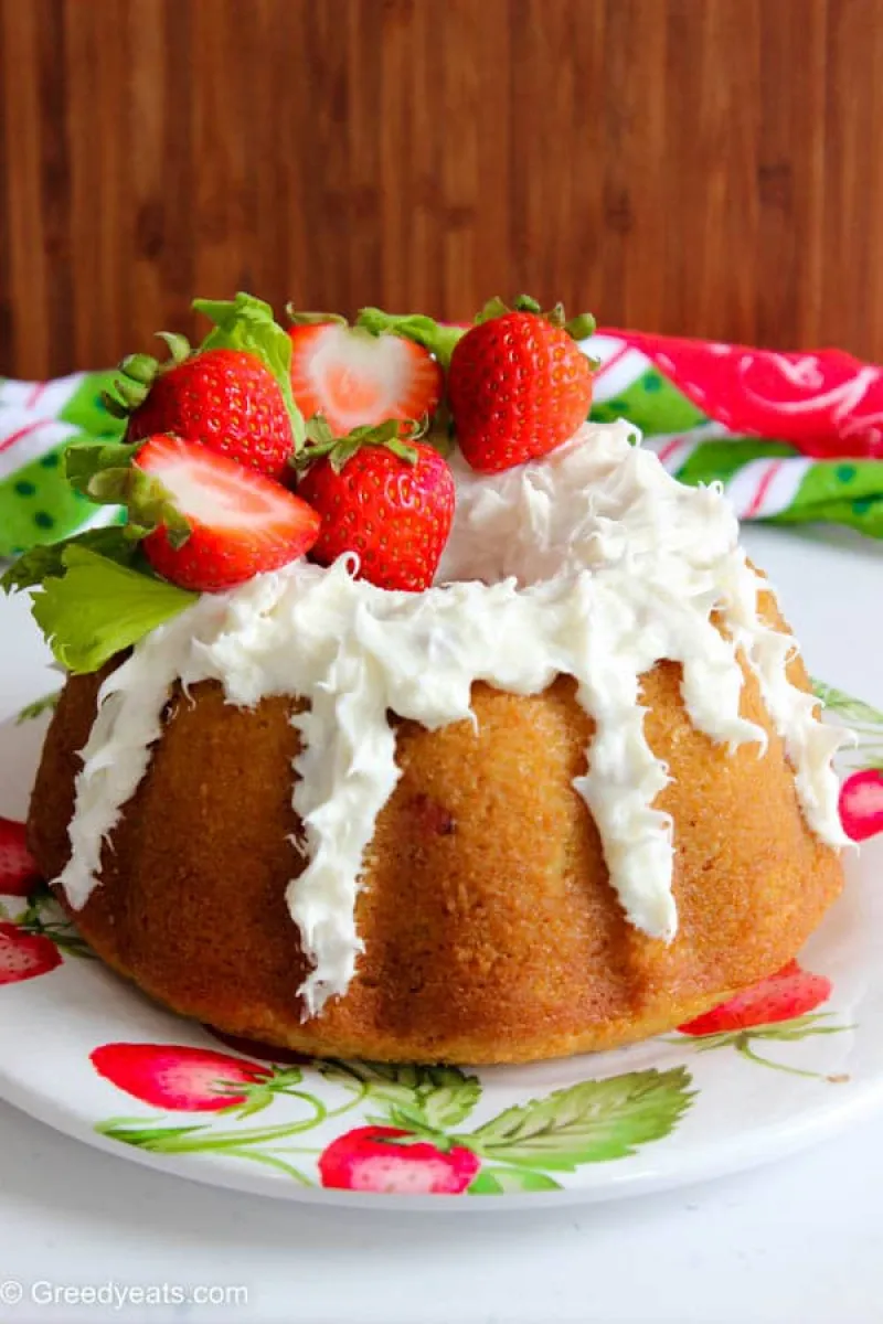 Strawberry bundt cake with swirl