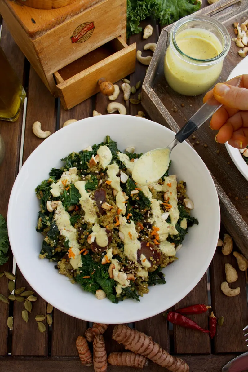 Healthy Quinoa Bowls with Kale, Carrots and Tahini Turmeric Dressing