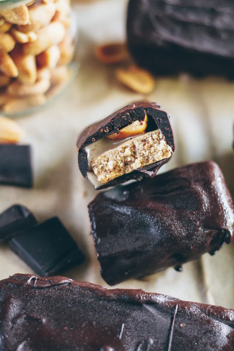 No-Bake Vegan Snickers Bars