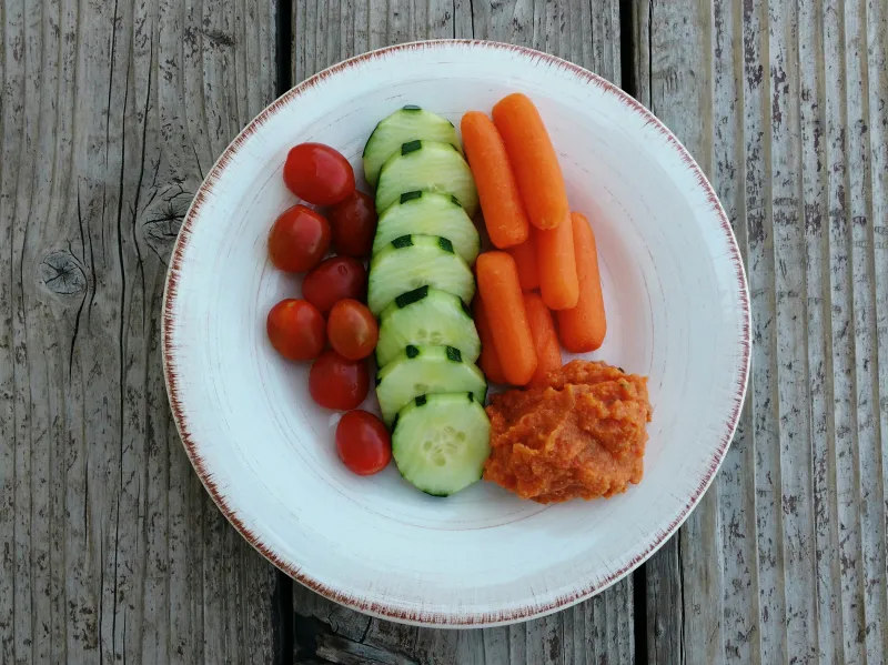 Hearty Red Pepper Hummus