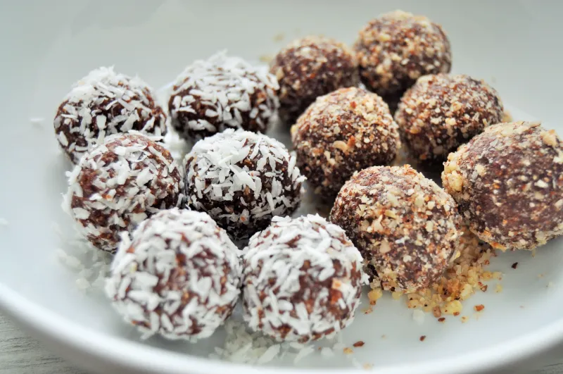 Coconut hazelnut balls