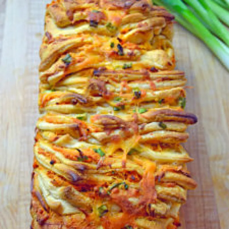 Buffalo Chicken Pull-Apart Bread