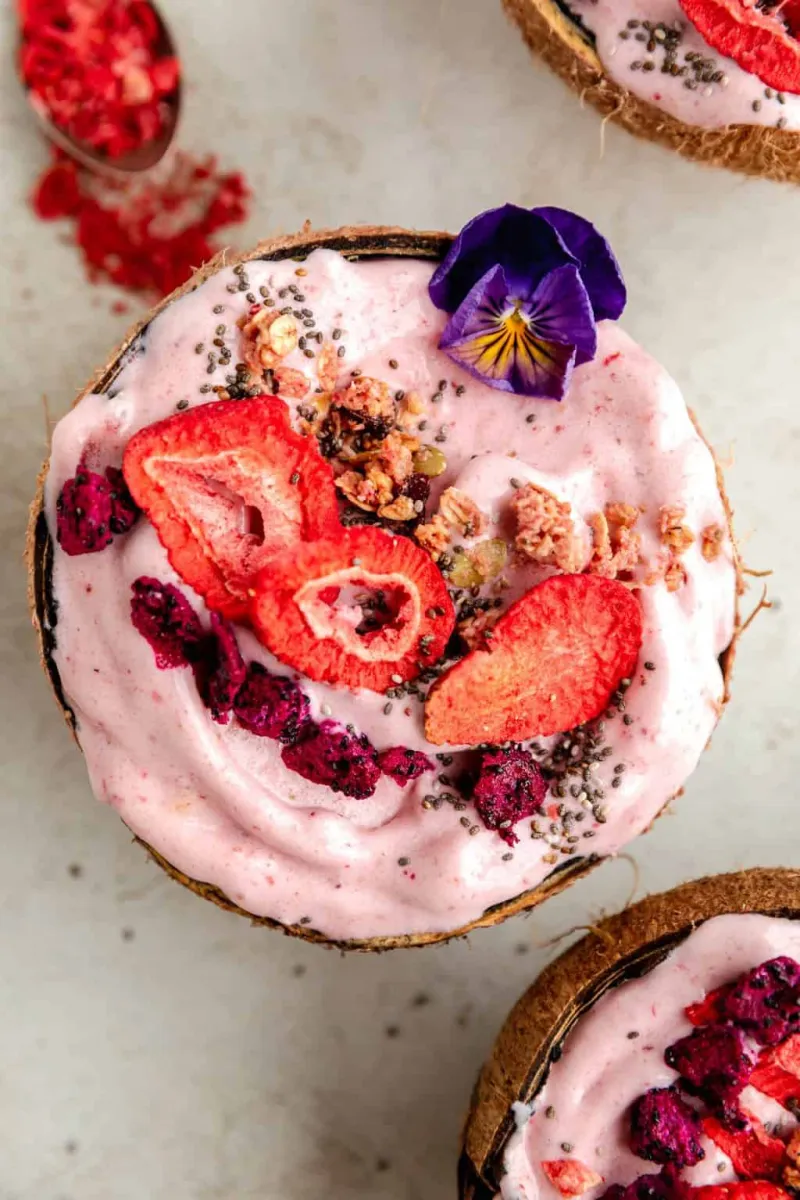 Strawberry Banana Smoothie Bowl