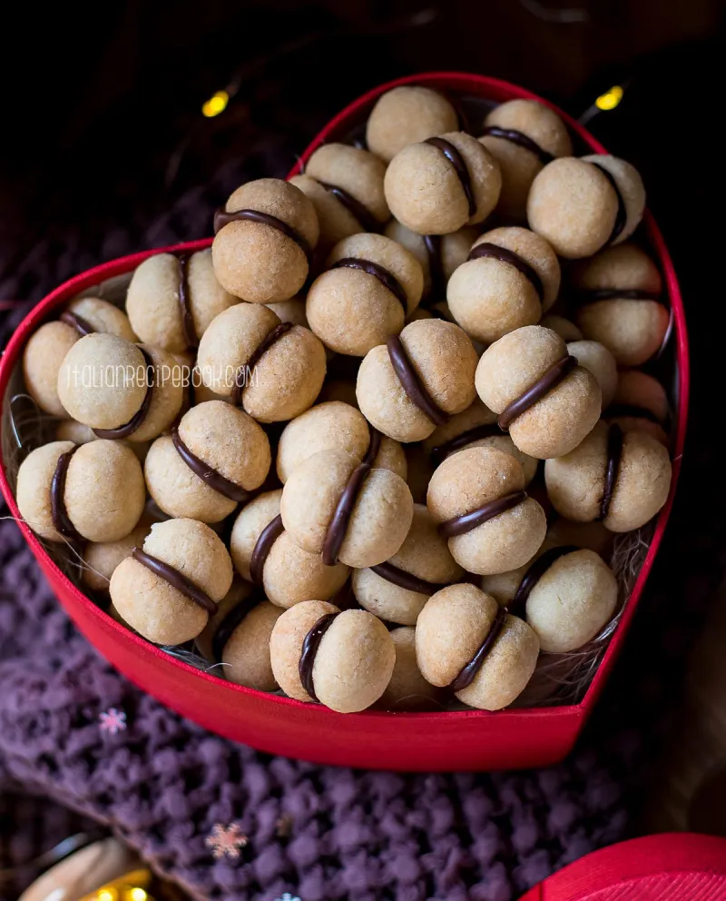 Baci Di Dama {Lady's Kisses Cookies}