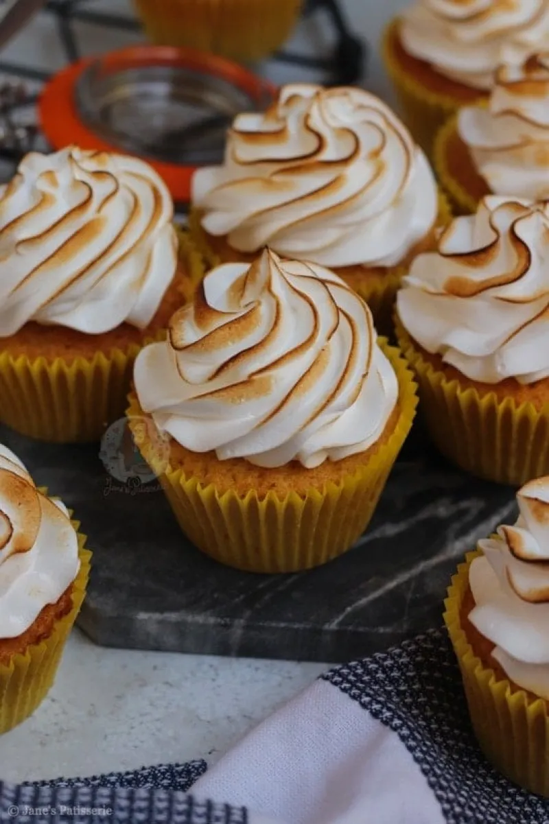 Lemon Meringue Cupcakes!