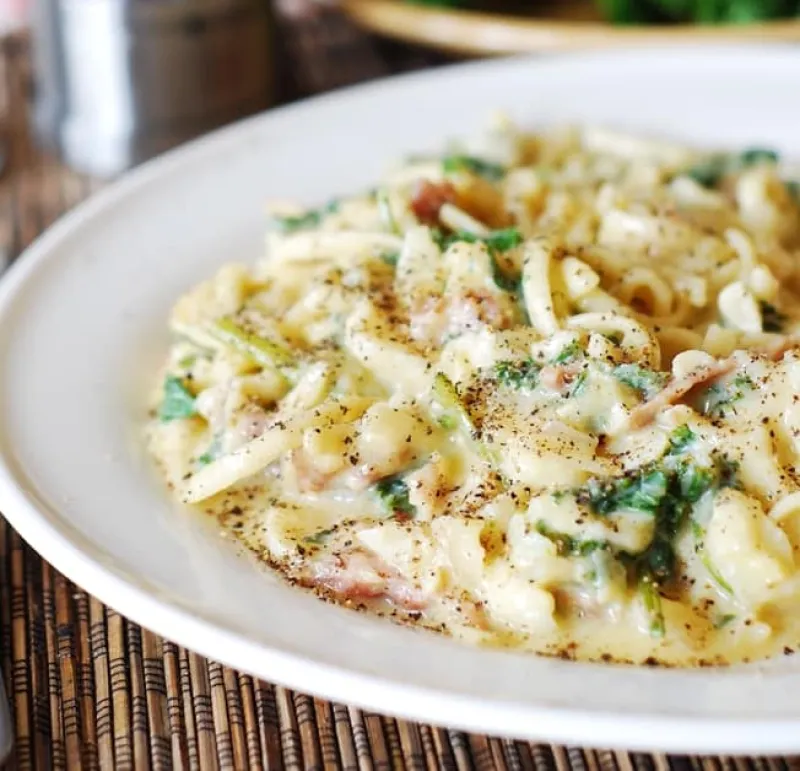 Garlic Pasta Carbonara Recipe