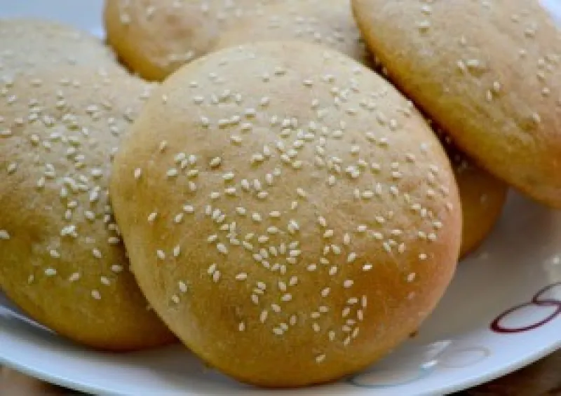 Whole wheat burger buns