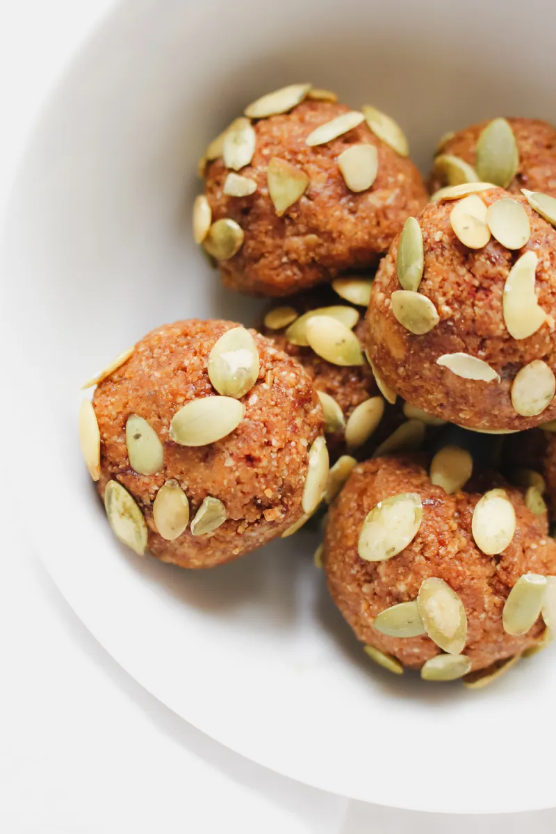 No-Bake Pumpkin Pie Truffles