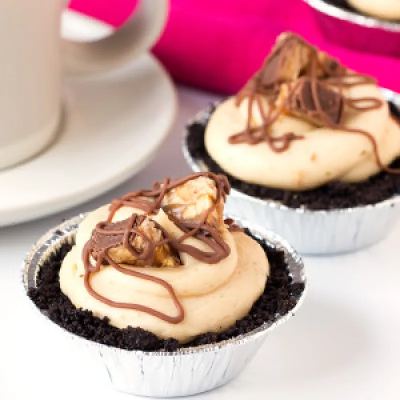 Snickers Cheesecake Bites