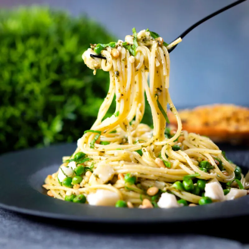 Pesto Pasta Recipe with Goat Cheese and Peas 